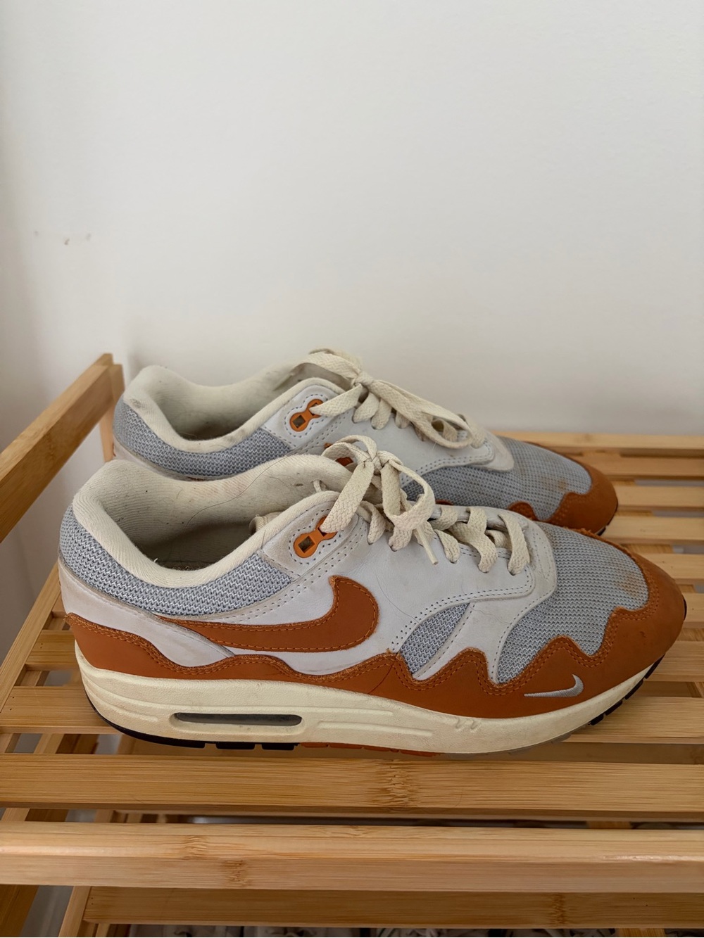 Nike Parra Air Max Style Casual Sneakers in White and Tan